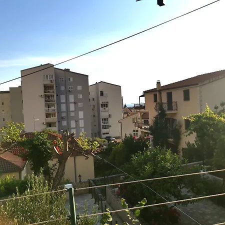 Rudelj Appartamento Makarska