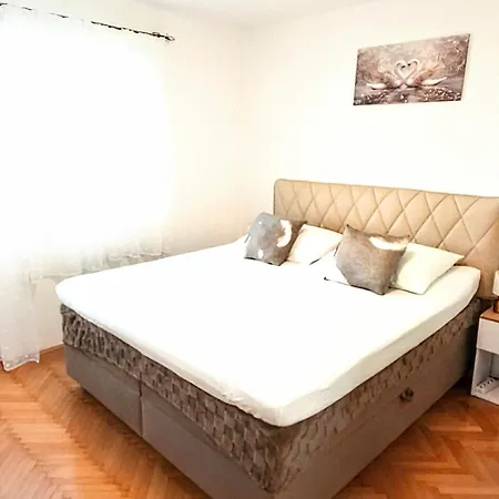 Apartament Rudelj *